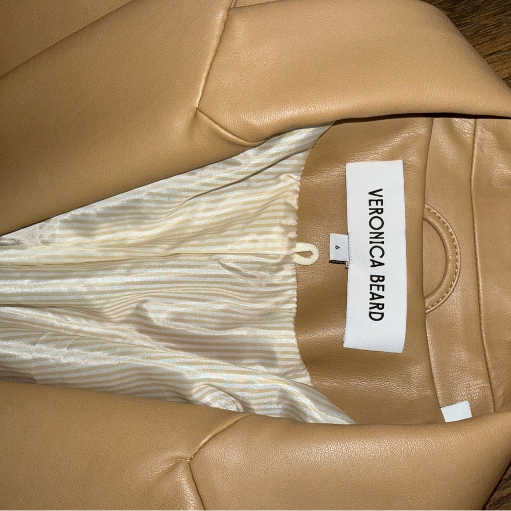 Veronica Beard PERFECT Sz 4 Cooke Dbl-Breasted Faux Leather Dickey Blazer/Tan - Picture 4 of 7